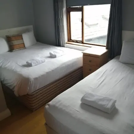 An File Economy Hostel *